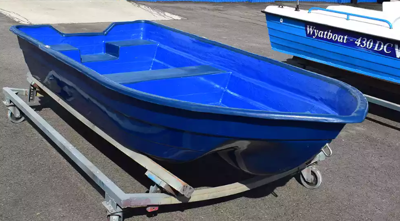 Стеклопластиковая лодка Neman-340 (тримаран) в Ханты-Мансийске