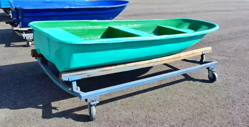Стеклопластиковая лодка Старт (тримаран) в Ханты-Мансийске