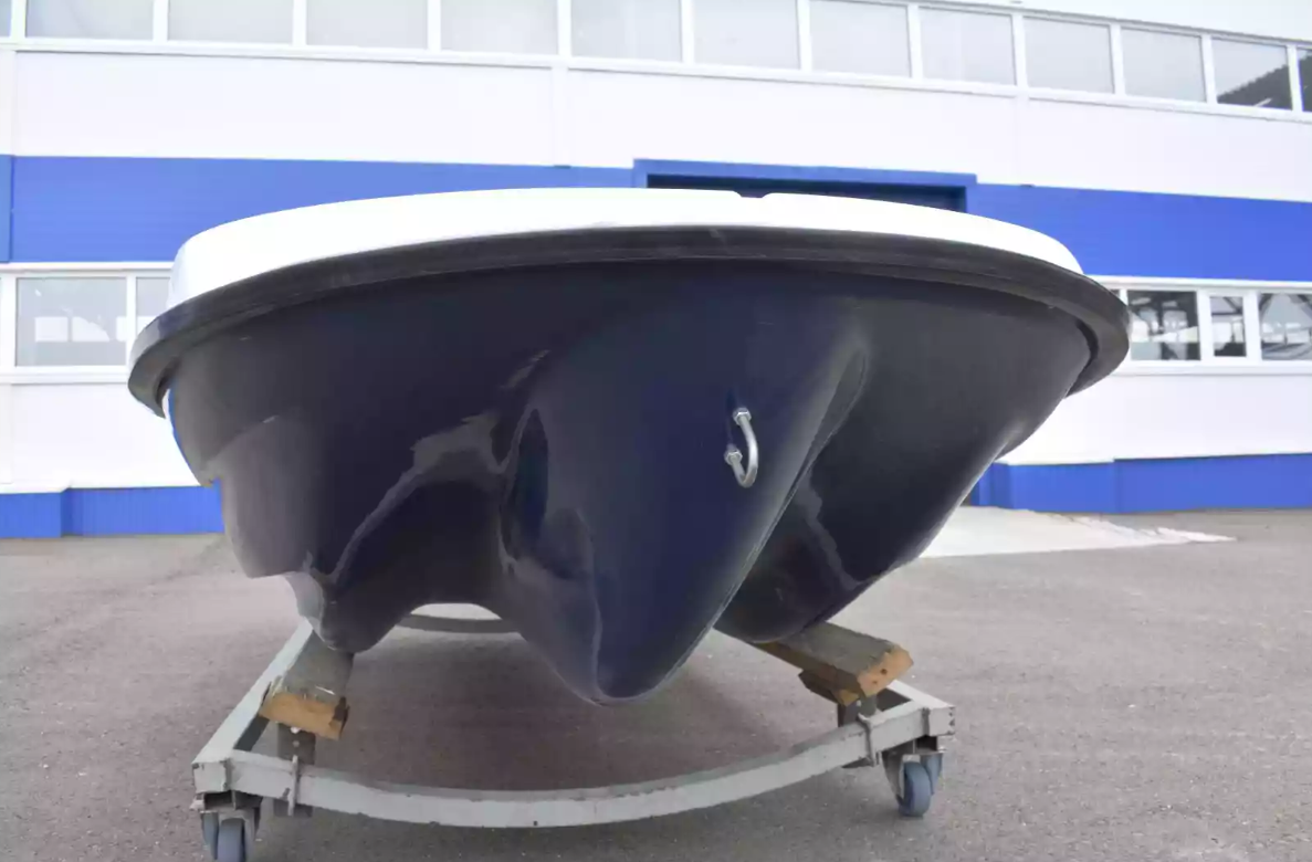 Стеклопластиковая лодка Пингвин New (тримаран) в Ханты-Мансийске