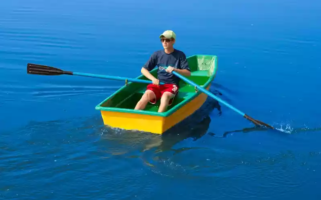 Стеклопластиковая лодка Малютка в Ханты-Мансийске