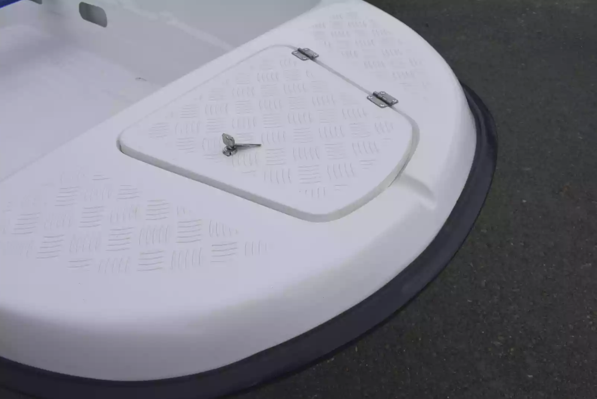 Стеклопластиковая лодка Пингвин New (тримаран) в Ханты-Мансийске