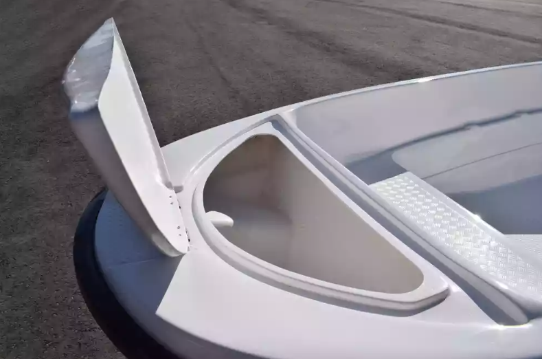 Стеклопластиковая лодка Пингвин (тримаран) в Ханты-Мансийске