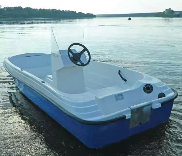 Стеклопластиковая лодка Пингвин с консолью (тримаран) в Ханты-Мансийске