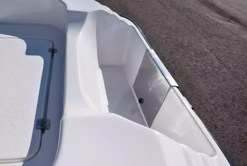 Стеклопластиковая лодка Пингвин (тримаран) в Ханты-Мансийске