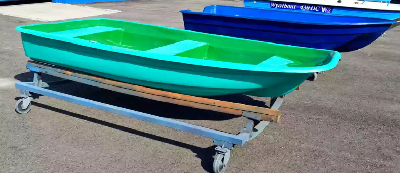 Стеклопластиковая лодка Старт (тримаран) в Ханты-Мансийске