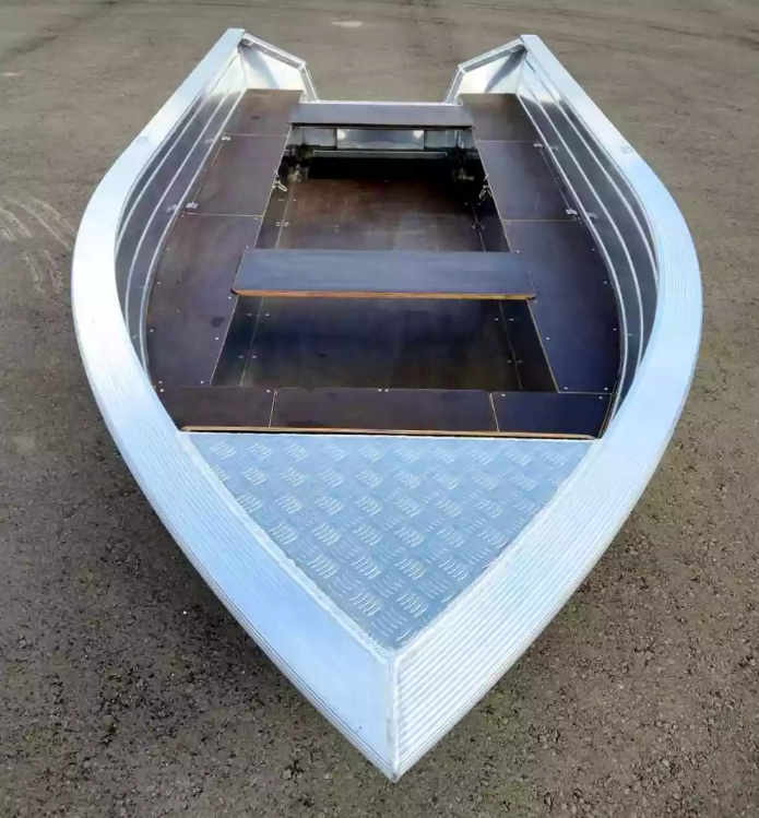 Алюминиевая лодка Неман-400 в Ханты-Мансийске