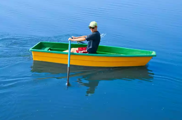 Стеклопластиковая лодка Малютка в Ханты-Мансийске
