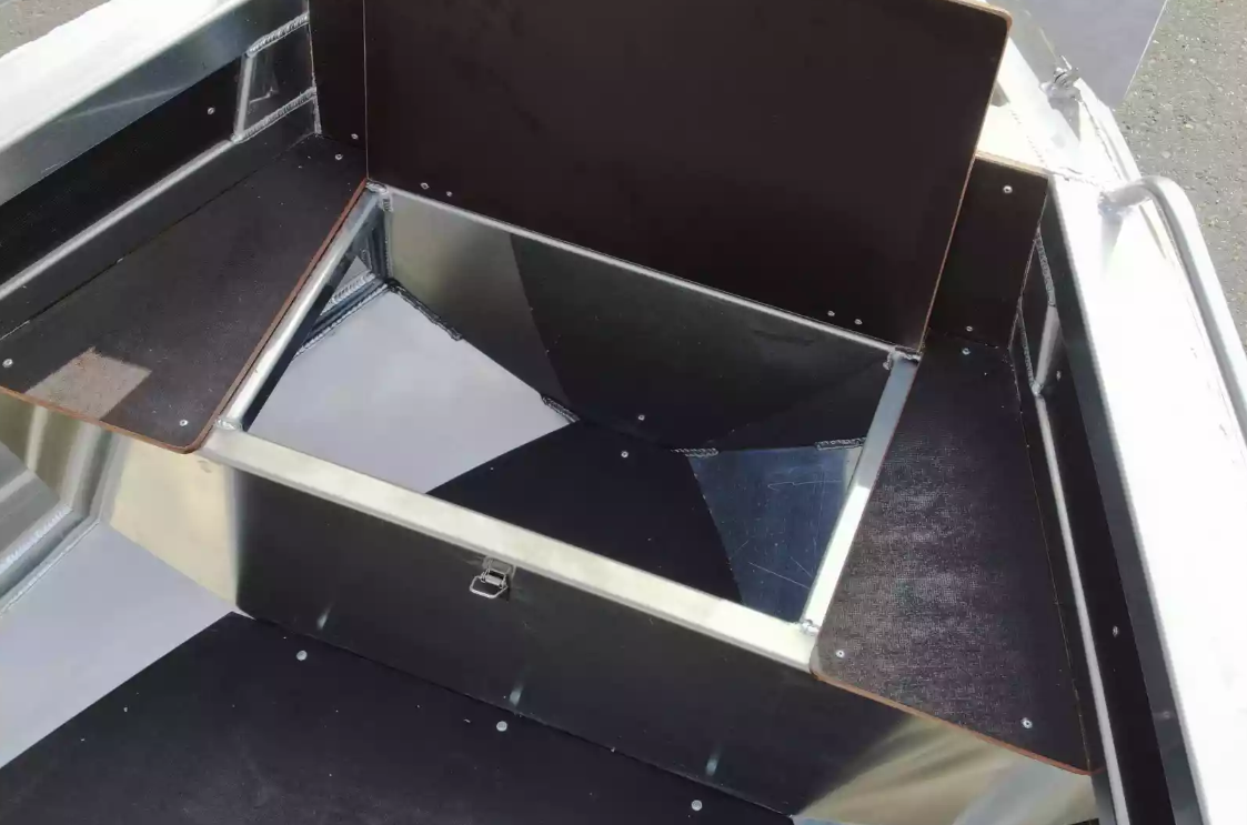 Алюминиевая лодка  Неман-480 Р в Ханты-Мансийске