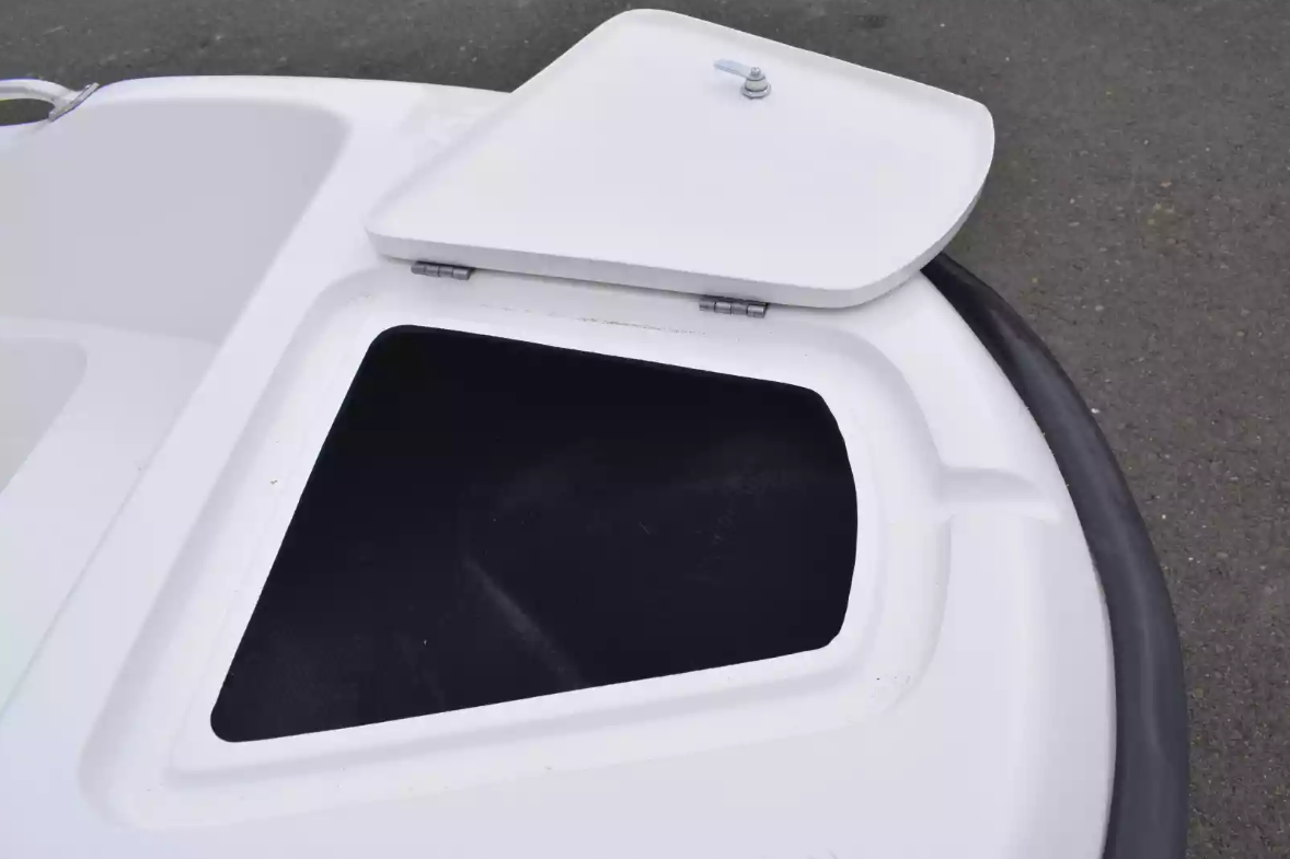 Стеклопластиковая лодка Пингвин New (тримаран) в Ханты-Мансийске