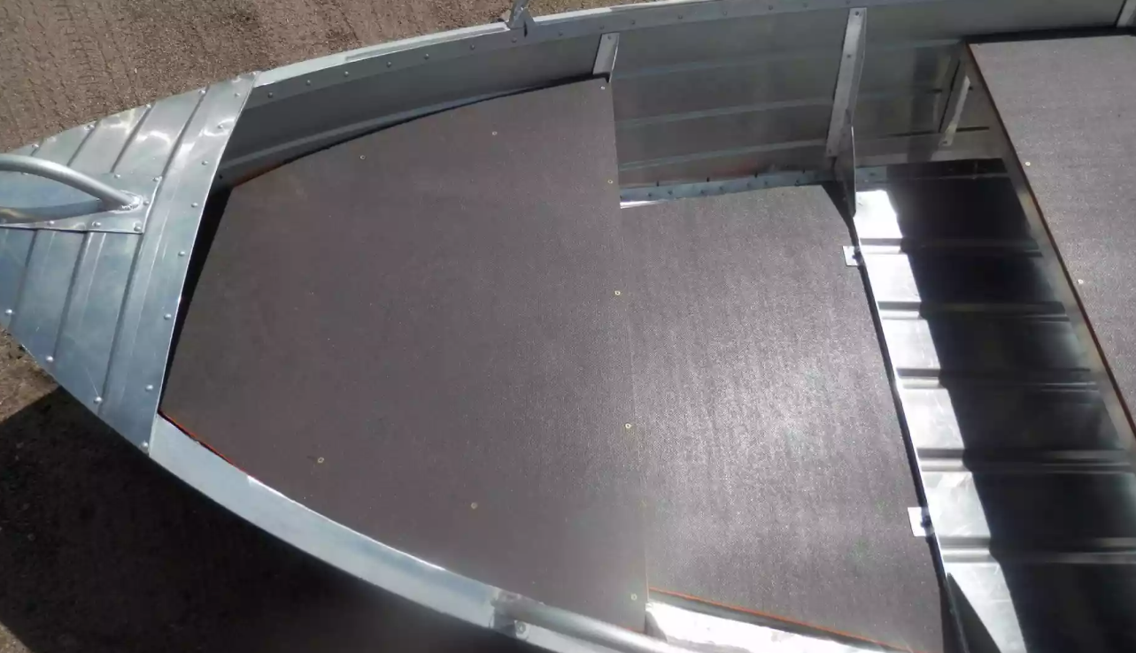 Алюминиевая лодка Вятка-Профи 32 в Ханты-Мансийске