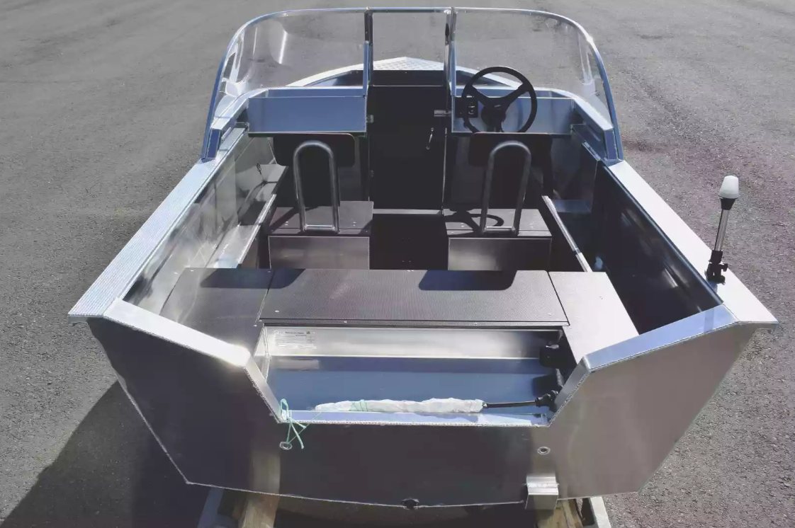 Алюминиевая лодка  Неман-400 DCM в Ханты-Мансийске