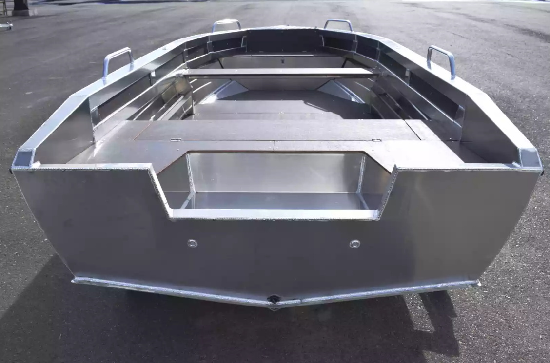 Алюминиевая лодка  Неман-480 Р в Ханты-Мансийске