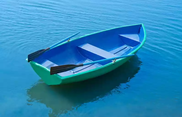 Стеклопластиковая лодка Дельфин в Ханты-Мансийске