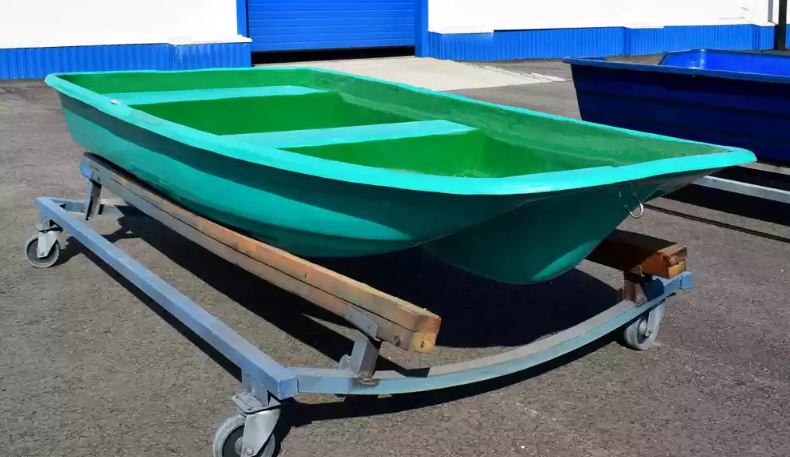 Стеклопластиковая лодка Старт (тримаран) в Ханты-Мансийске