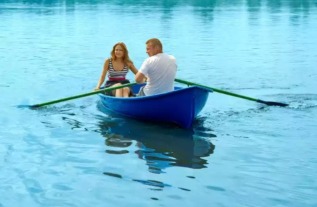 Стеклопластиковая лодка Дельфин в Ханты-Мансийске