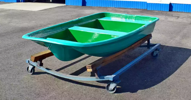 Стеклопластиковая лодка Старт (тримаран) в Ханты-Мансийске