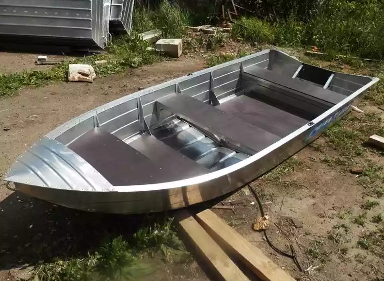 Алюминиевая лодка Вятка-Профи 37 в Ханты-Мансийске