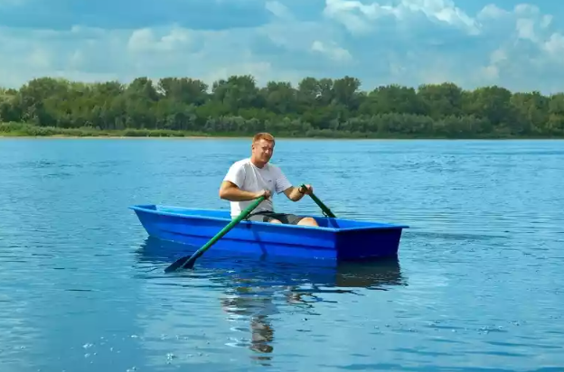 Стеклопластиковая лодка Малютка в Ханты-Мансийске