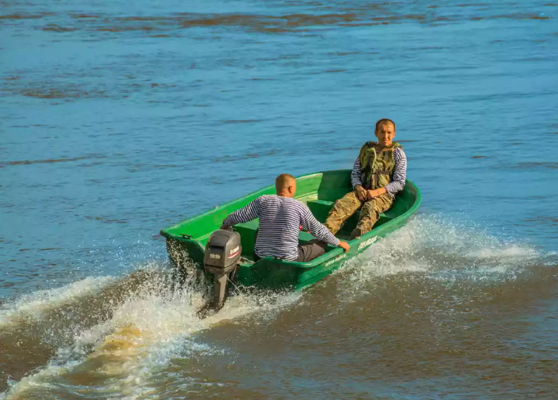 Стеклопластиковая лодка Neman-340 (тримаран) в Ханты-Мансийске