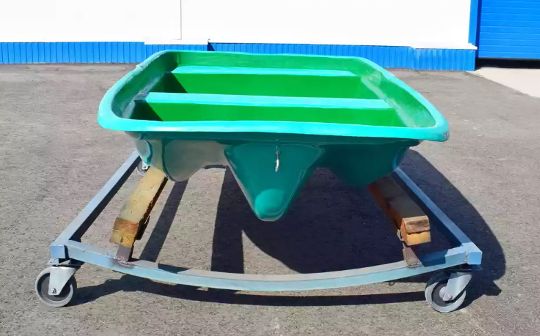 Стеклопластиковая лодка Старт (тримаран) в Ханты-Мансийске