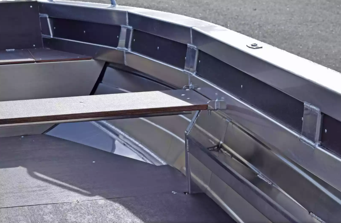 Алюминиевая лодка  Неман-480 Р в Ханты-Мансийске