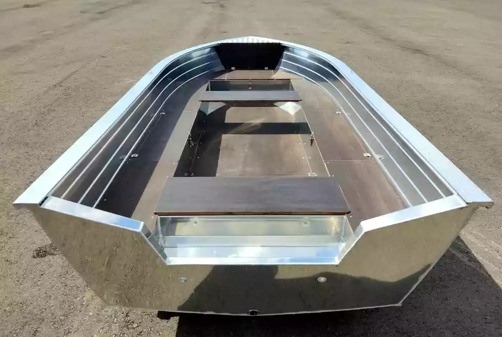 Алюминиевая лодка Неман-400 в Ханты-Мансийске