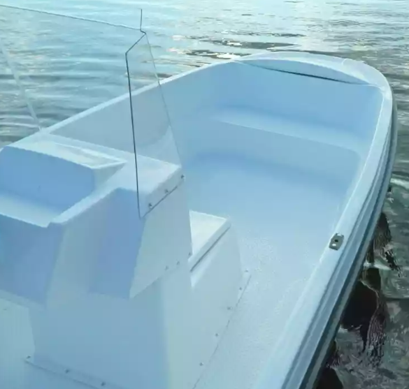 Стеклопластиковая лодка Пингвин с консолью (тримаран) в Ханты-Мансийске