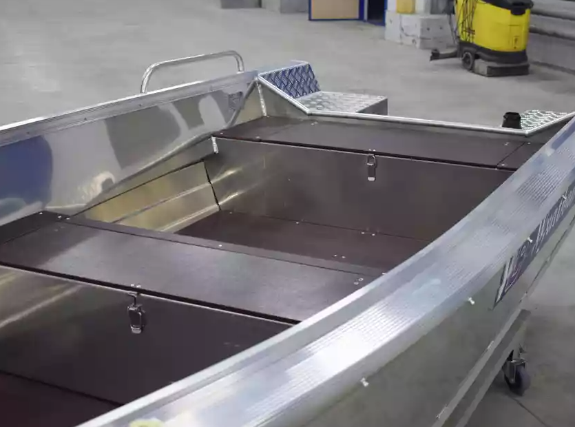 Алюминиевая лодка  Wyatboat-430 Р в Ханты-Мансийске