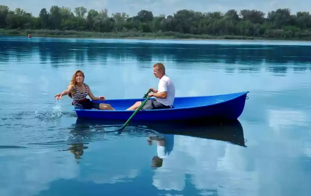 Стеклопластиковая лодка Дельфин в Ханты-Мансийске