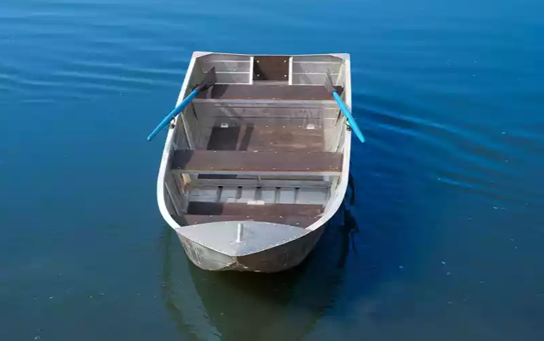 Алюминиевая лодка Вятка-Профи 37 в Ханты-Мансийске