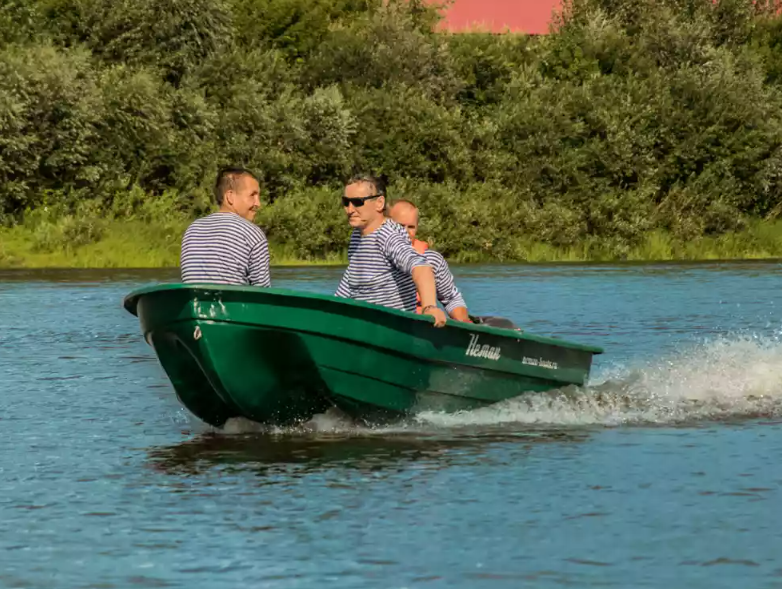 Стеклопластиковая лодка Neman-340 (тримаран) в Ханты-Мансийске