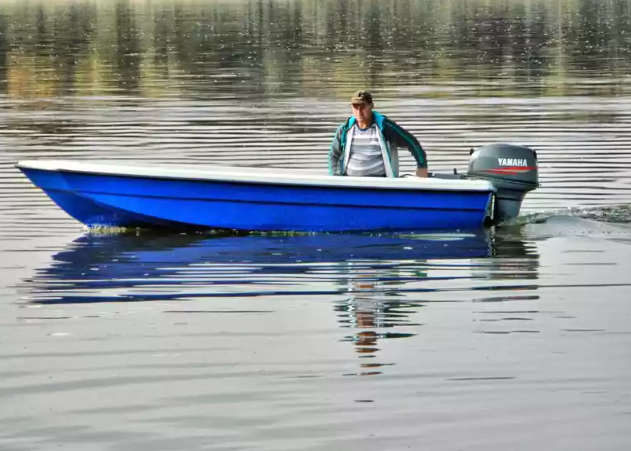 Стеклопластиковая лодка Wyatboat 430 тримаран в Ханты-Мансийске