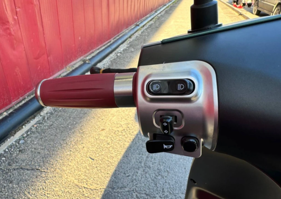 Скутер PROMAX Miami 240 (49) в Ханты-Мансийске