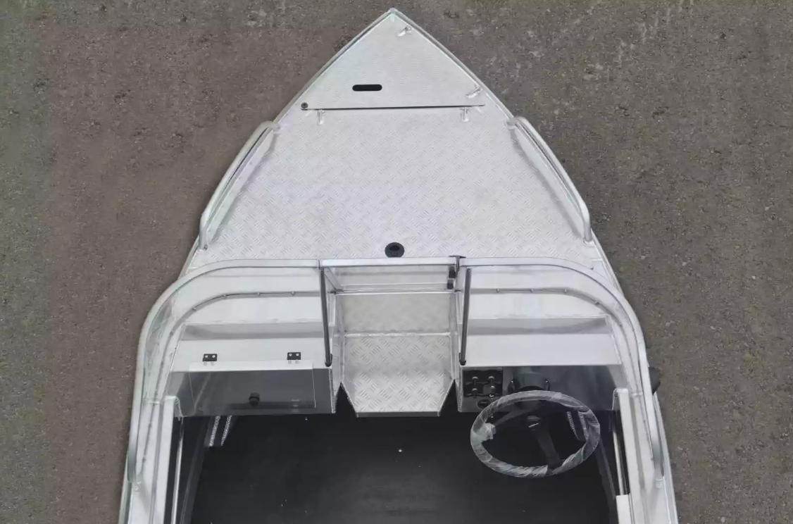 Алюминиевая лодка  Neman-400 PRO в Ханты-Мансийске