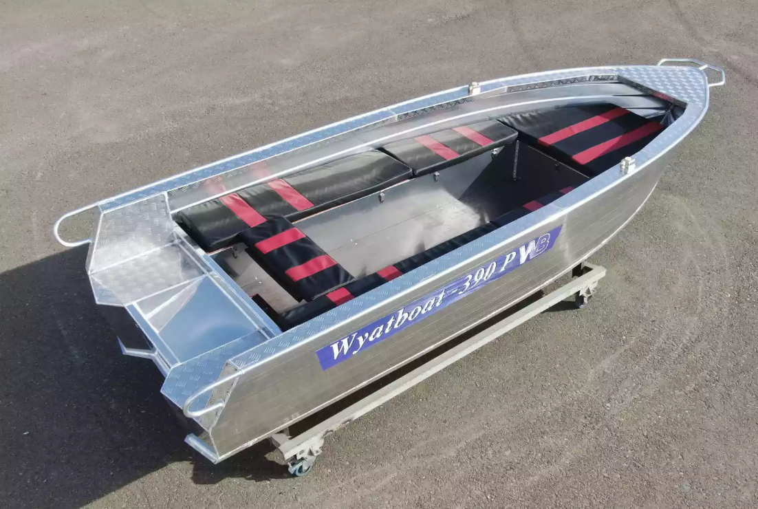 Алюминиевая лодка Wyatboat-390РМ увеличенный борт в Ханты-Мансийске