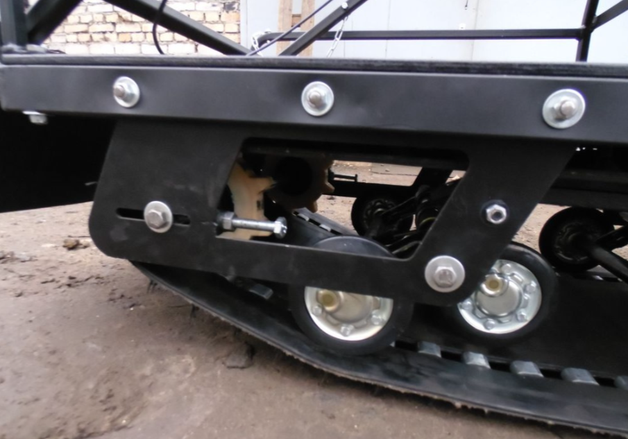 Мотобуксировщик AhtaR Зима 15 л/с с вариатором в Ханты-Мансийске