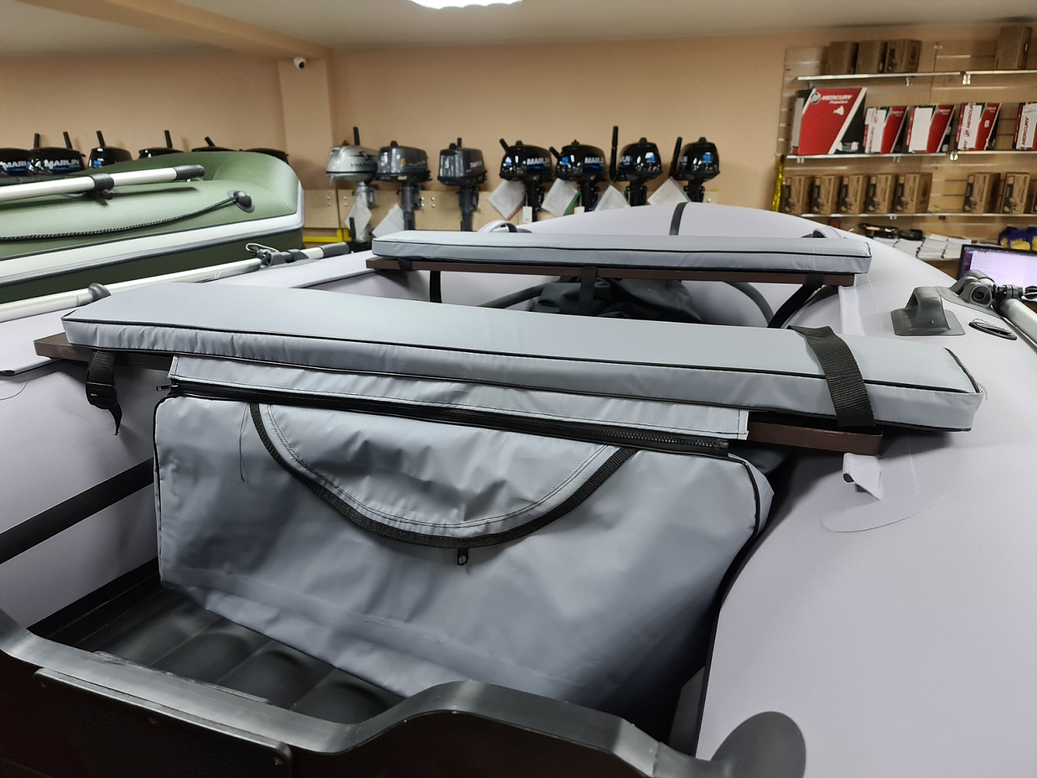 КОМПЛЕКТ МЯГКИХ НАКЛАДОК С СУМКОЙ ДЛЯ ЛОДОК 90Х20 СЕРЫЙ в Ханты-Мансийске