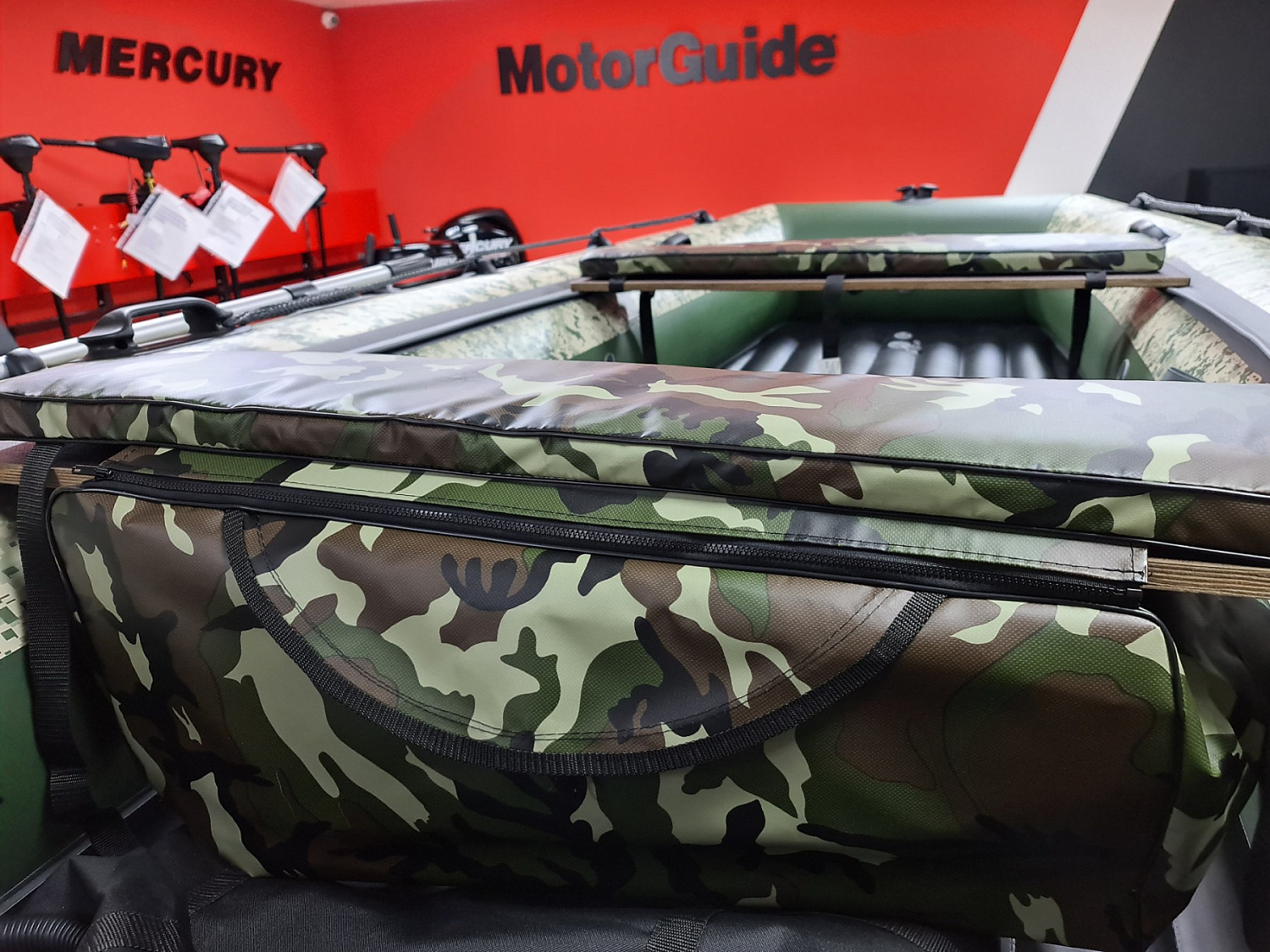 КОМПЛЕКТ МЯГКИХ НАКЛАДОК С СУМКОЙ ДЛЯ ЛОДОК 105Х20 КАМУФЛЯЖ в Ханты-Мансийске