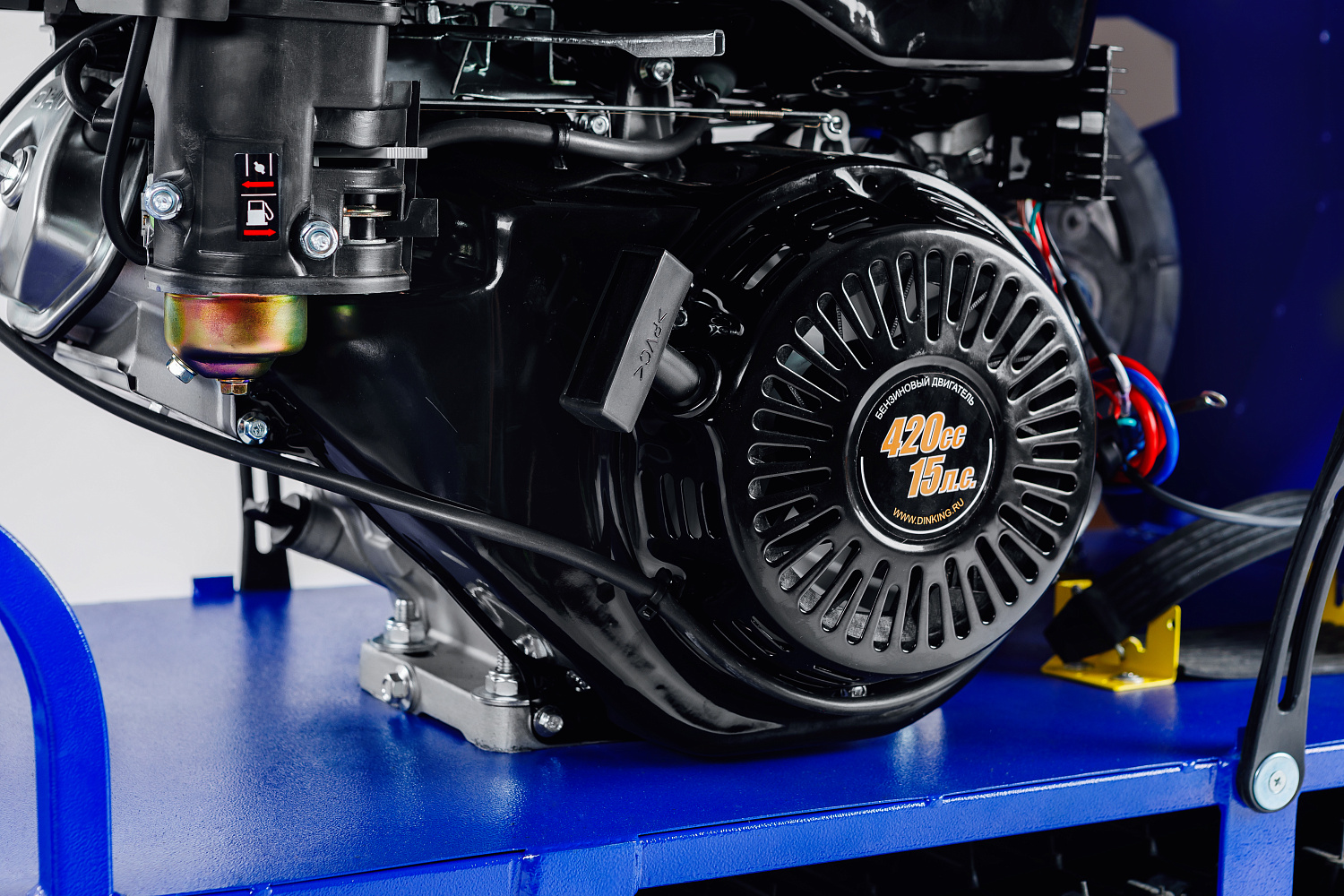 Мотобуксировщик SNOW DOG 17 с эл. запуском (DINKING) в Ханты-Мансийске